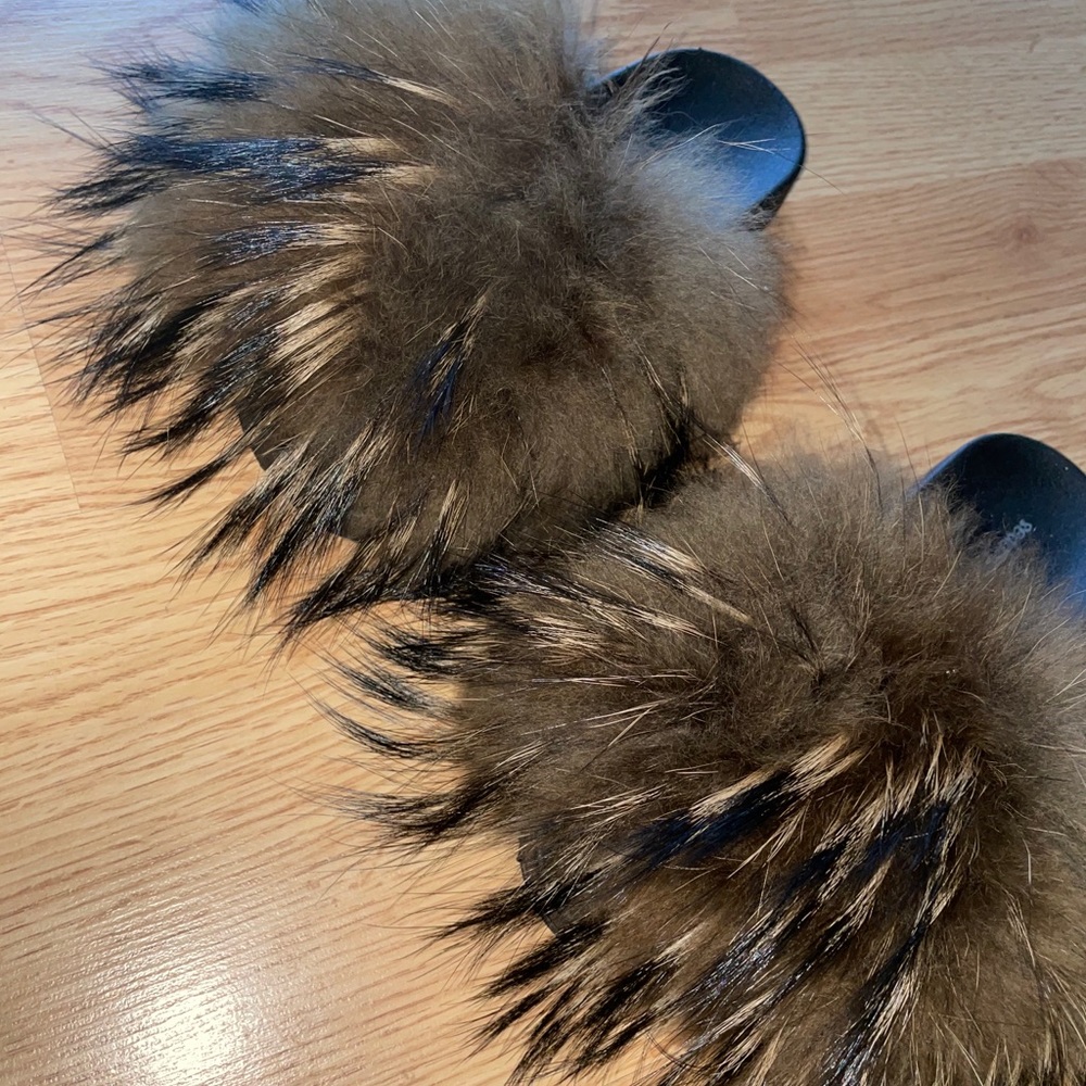 Raccoon faux fur slippers